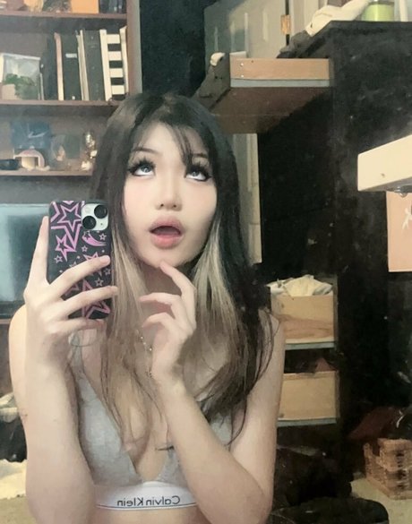 Naakte gelekte OnlyFans-foto van Godesszi41