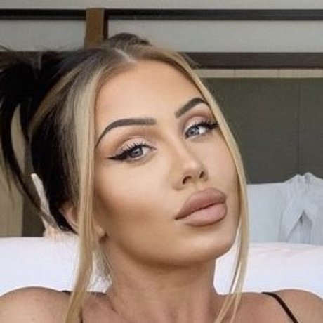 Naakte gelekte OnlyFans-foto van Lauraamy
