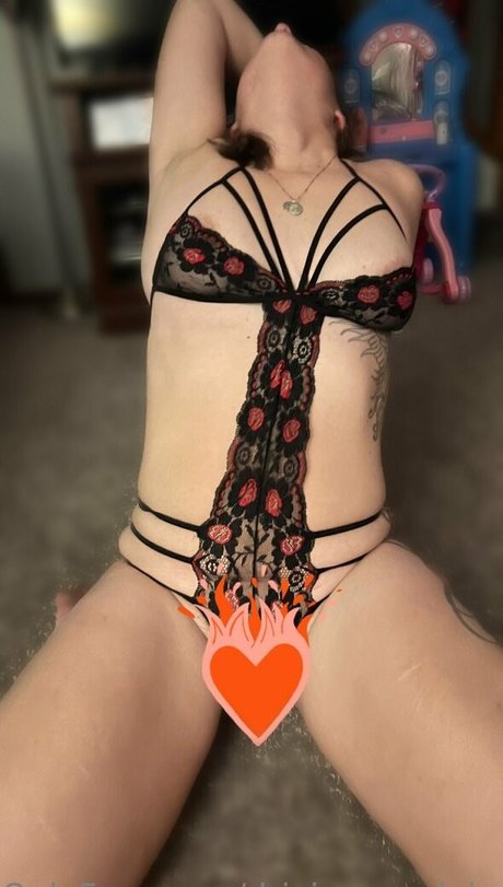 Naakte gelekte OnlyFans-foto van Drivingmrsdaisyfree