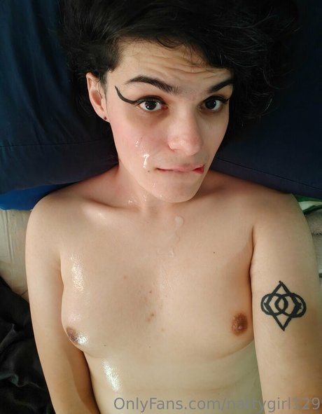 Naakte gelekte OnlyFans-foto van Nattygirl129