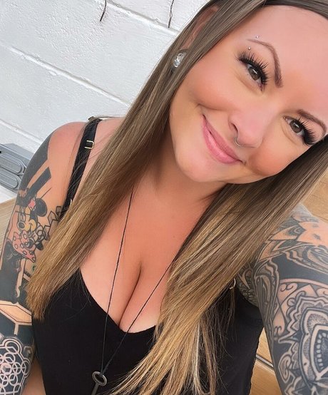 Naakte gelekte OnlyFans-foto van Littleamyyyy