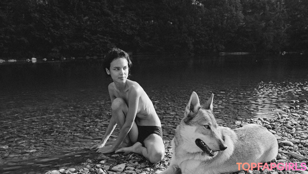 Naakte gelekte OnlyFans-foto van Gabrielle Rul #5 Naakte gelekte OnlyFans-foto van Gabrielle Rul #5