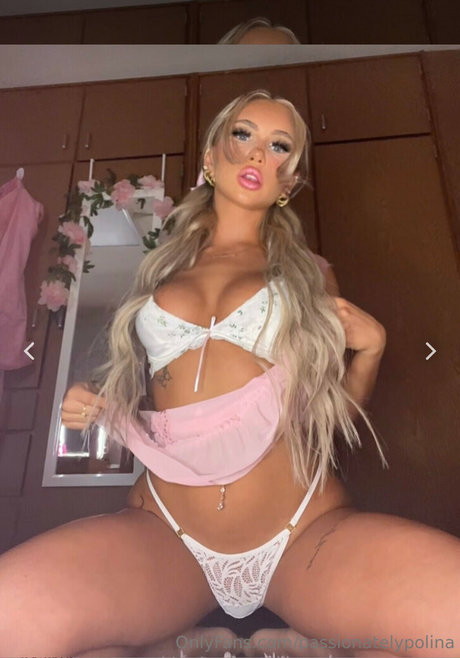 Naakte gelekte OnlyFans-foto van Pinkprincesspolina