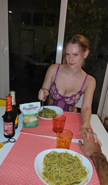 Naakte gelekte OnlyFans-foto van Lookatpully