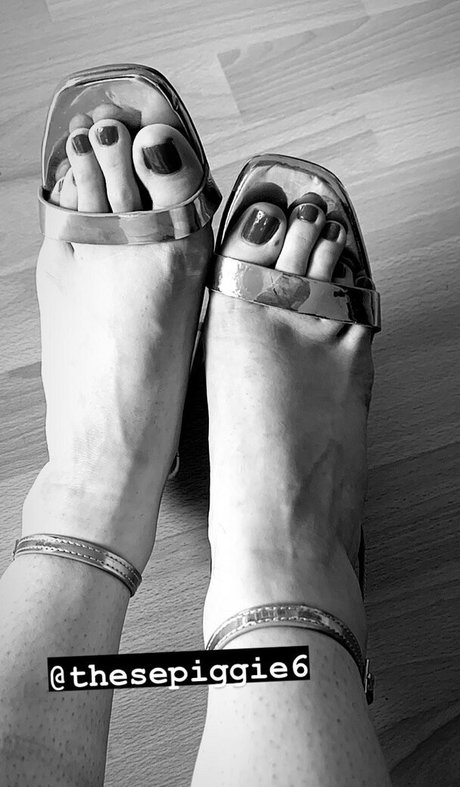Theselilpiggie6