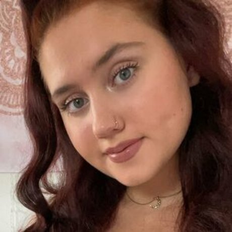 Naakte gelekte OnlyFans-foto van Olivia Rose