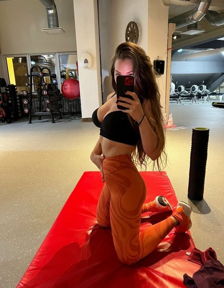 Naakte gelekte OnlyFans-foto van Funtikingym