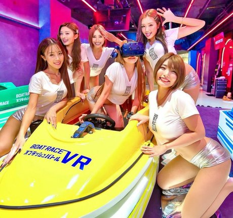 Cyberjapan Dancers