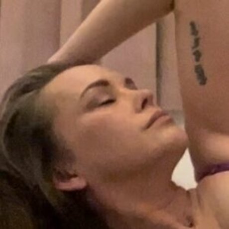 Naakte gelekte OnlyFans-foto van Bathtimebetty