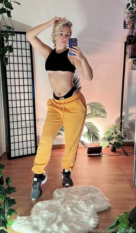 Satiella Cosplay