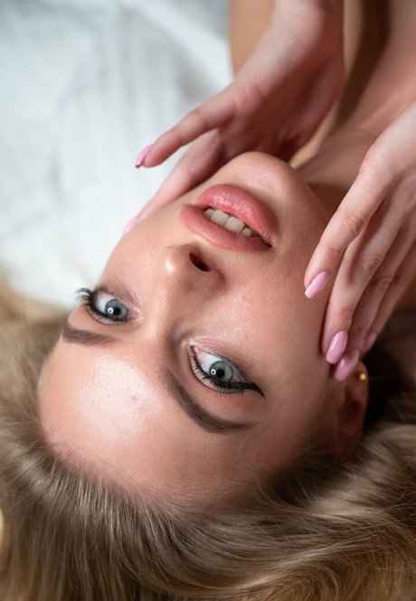 Naakte gelekte OnlyFans-foto van Lollylu