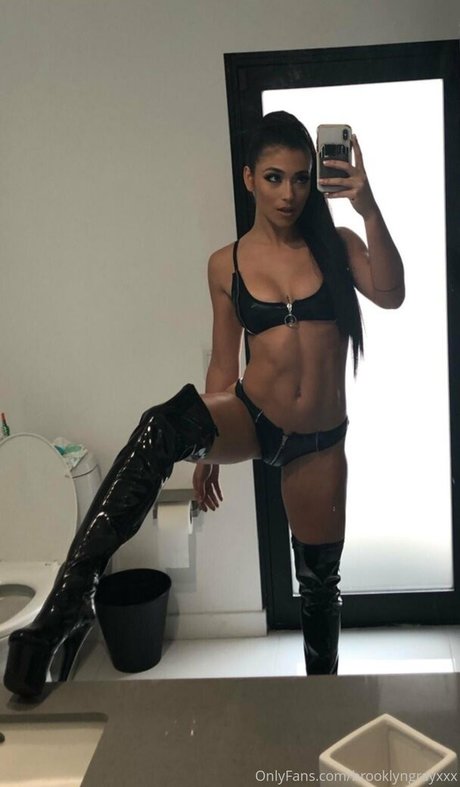 Naakte gelekte OnlyFans-foto van Brooklyngrayxxx