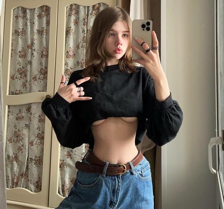 Naakte gelekte OnlyFans-foto van Tero