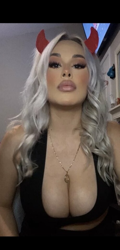 Naakte gelekte OnlyFans-foto van Cocoxochanel