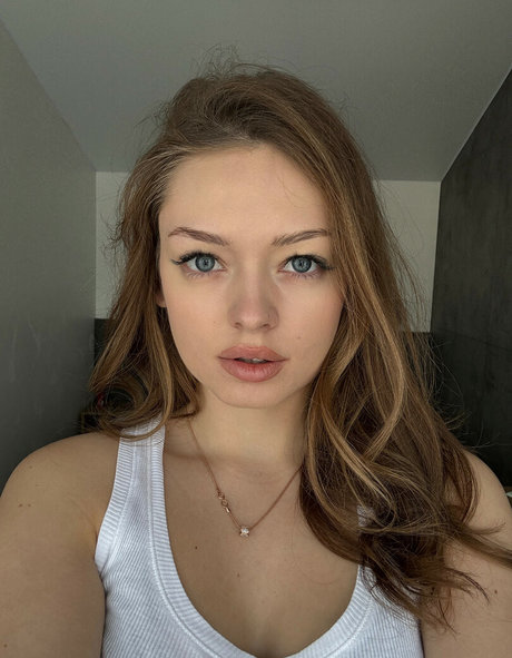 Teen Mia