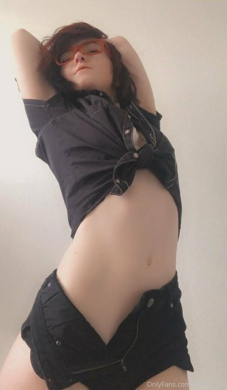 Naakte gelekte OnlyFans-foto van Lyraluv