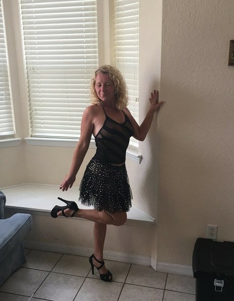 Naakte gelekte OnlyFans-foto van Naughty Jeanette