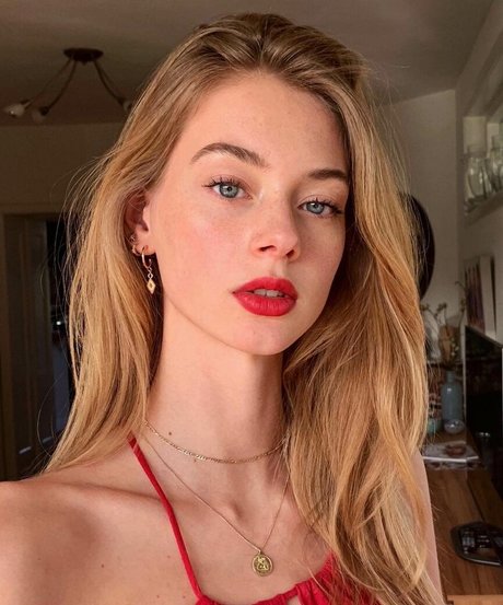 Naakte gelekte OnlyFans-foto van Lauren De Graaf