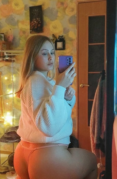 Naakte gelekte OnlyFans-foto van Gossamerd