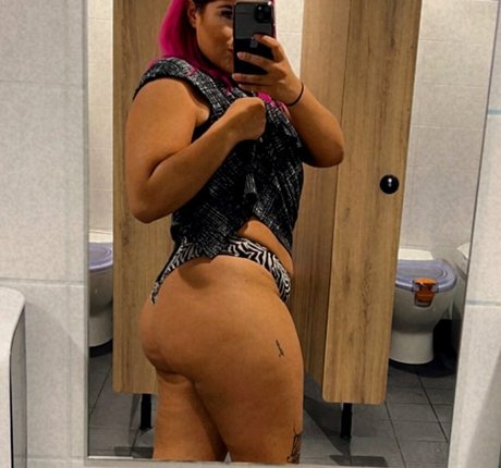Naakte gelekte OnlyFans-foto van Bexxbum