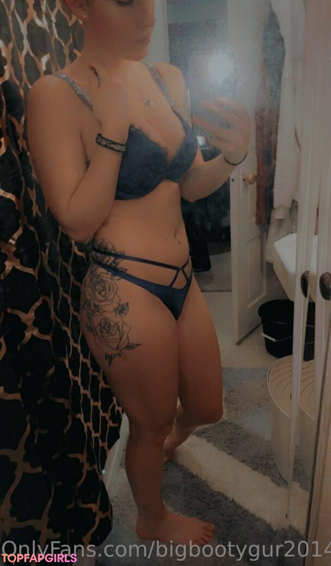 Naakte gelekte OnlyFans-foto van Bigbootygur2014 #21 Naakte gelekte OnlyFans-foto van Bigbootygur2014 #21