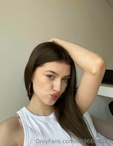 Naakte gelekte OnlyFans-foto van Ellienoir