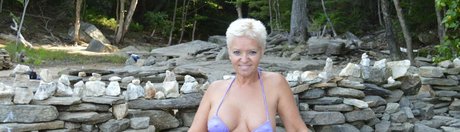 Naakte gelekte OnlyFans-foto van Bambi Cummins