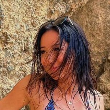 Naakte gelekte OnlyFans-foto van Maya Ebel
