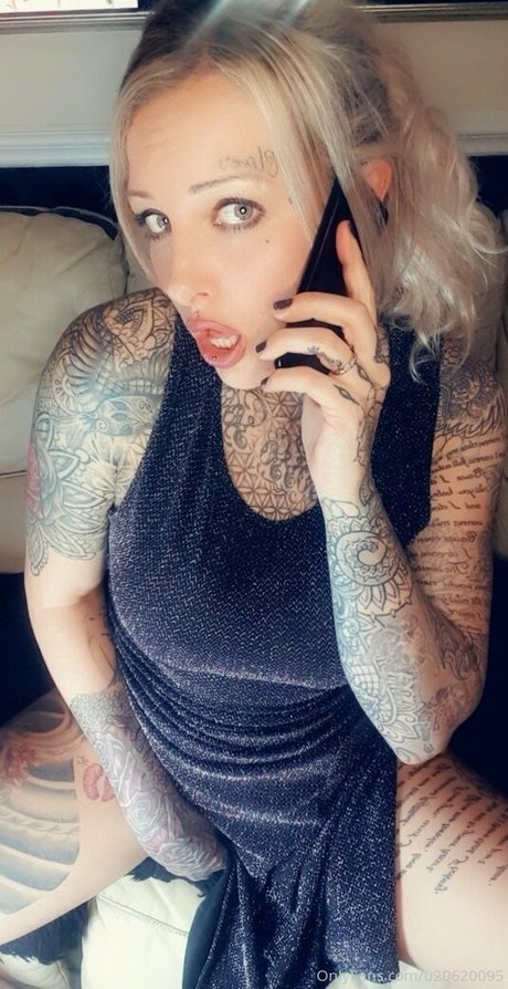 Naakte gelekte OnlyFans-foto van Nevaeheaven