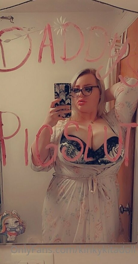 Naakte gelekte OnlyFans-foto van Kinkykitadoll