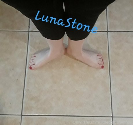 Naakte gelekte OnlyFans-foto van Lunastonefreemium