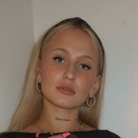 Naakte gelekte OnlyFans-foto van Elin Junkergard