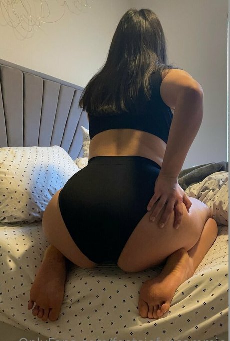 Naakte gelekte OnlyFans-foto van Footsiefunsammie