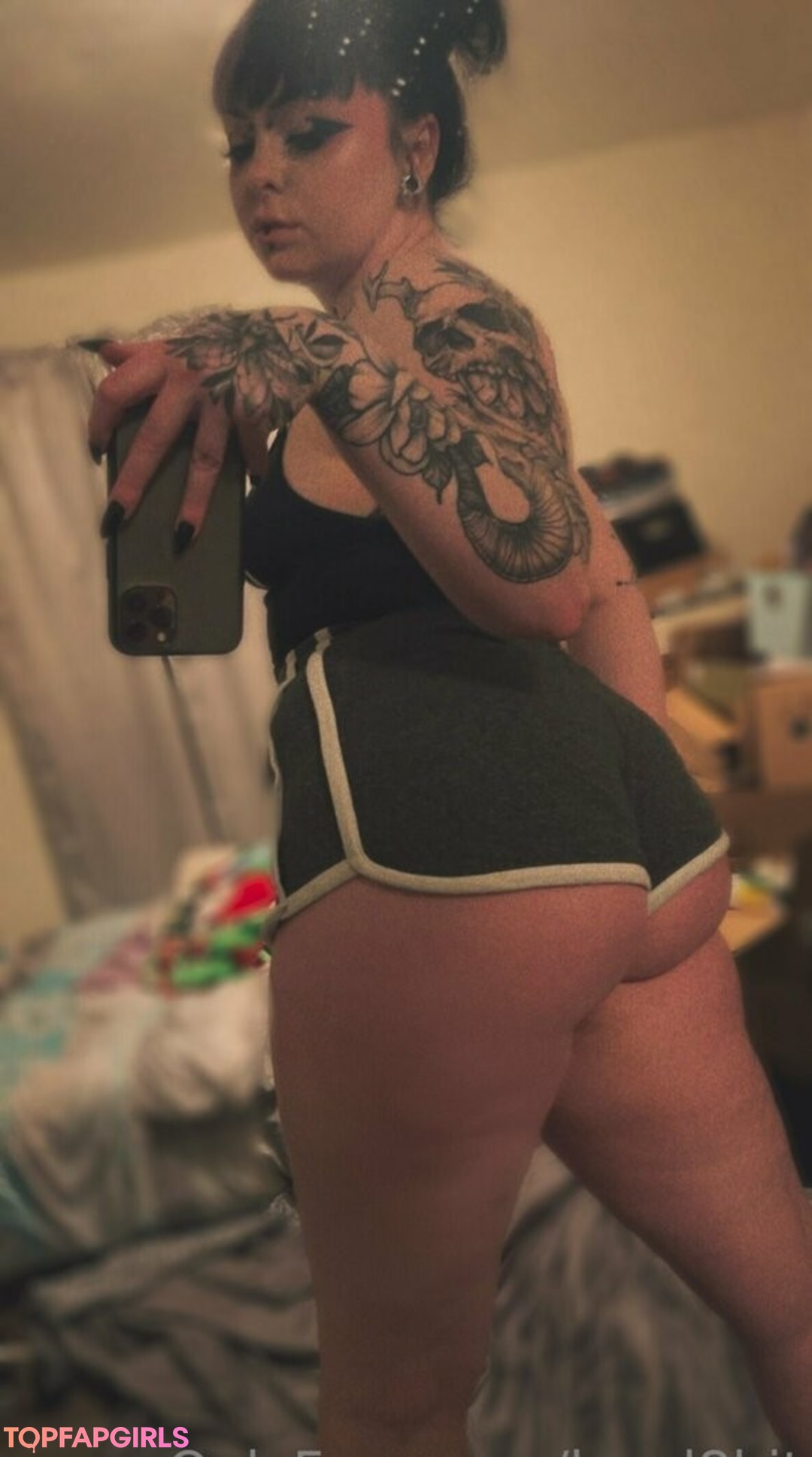 Naakte gelekte OnlyFans-foto van Reaghanblackhart #25 Naakte gelekte OnlyFans-foto van Reaghanblackhart #25