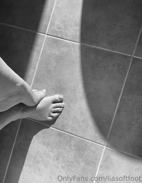 Naakte gelekte OnlyFans-foto van Liasoftfoot