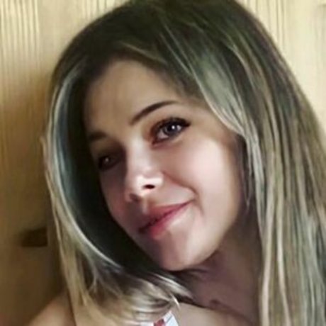 Naakte gelekte OnlyFans-foto van Lia Noya