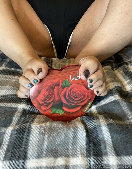 Dizzykittenpaws
