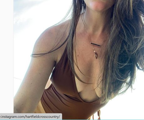 Naakte gelekte OnlyFans-foto van Courtnee Draper