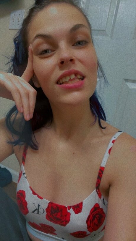 Naakte gelekte OnlyFans-foto van Pipersfw