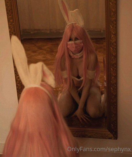 Naakte gelekte OnlyFans-foto van Namiliaa
