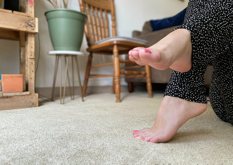 Carlyreyfeet