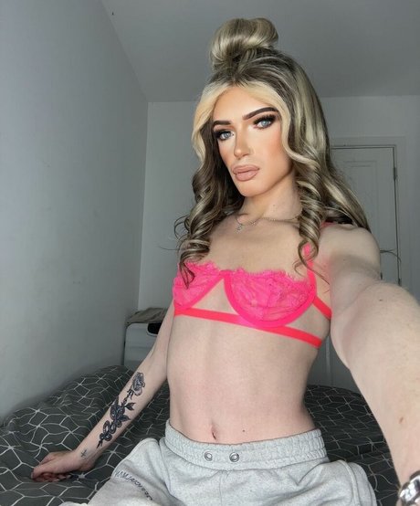 Naakte gelekte OnlyFans-foto van Spicyshantel