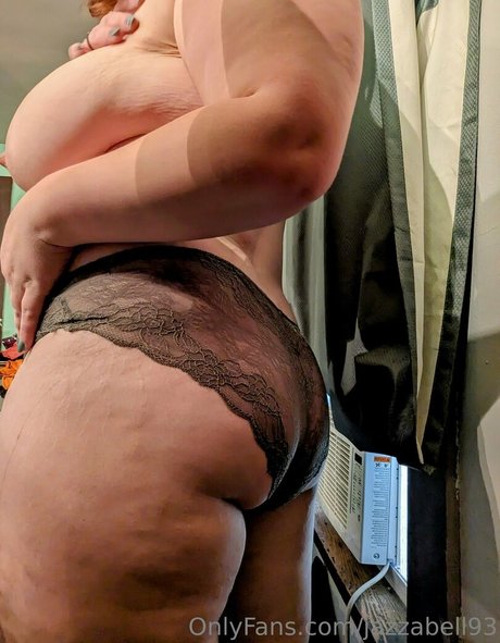 Naakte gelekte OnlyFans-foto van Jazzabell93