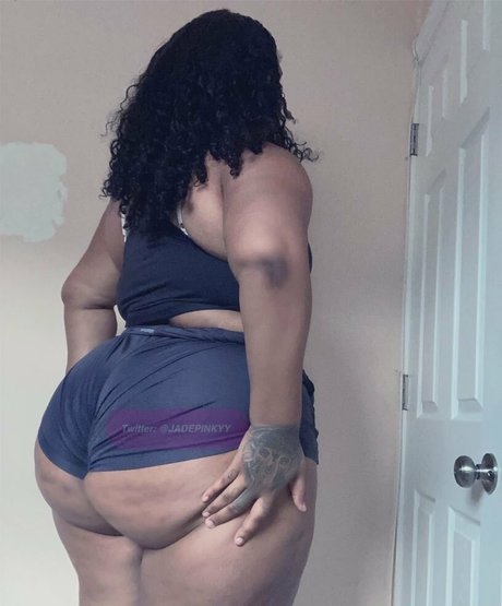Jadepinkyboo