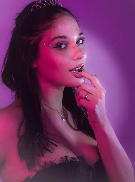 Naakte gelekte OnlyFans-foto van Aixaespinosa