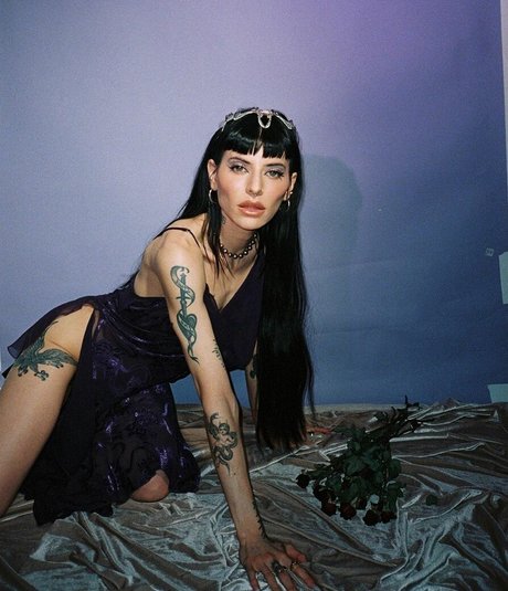 Naakte gelekte OnlyFans-foto van Lilith Czar