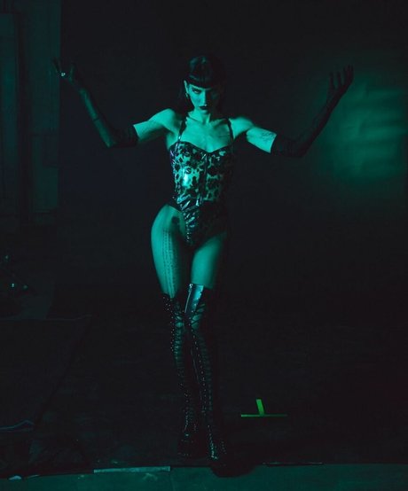 Naakte gelekte OnlyFans-foto van Lilith Czar