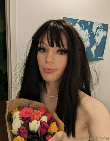 Naakte gelekte OnlyFans-foto van Babygirl Emma
