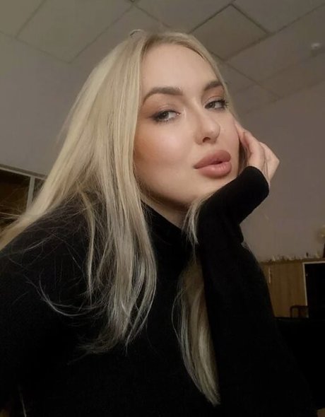 Naakte gelekte OnlyFans-foto van Irinaaarun