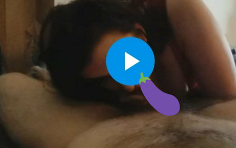 Naakte gelekte OnlyFans-foto van Bustyaltgirl